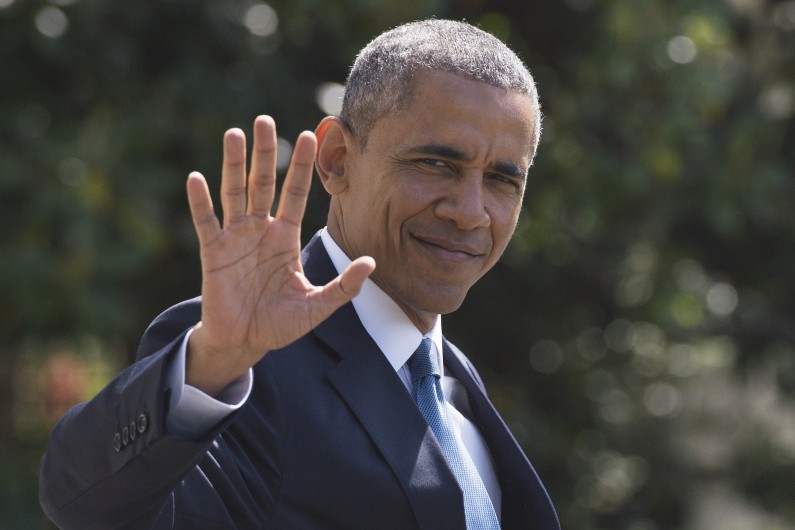 Présidentielle américaine : Obama reçoit Bernie Sanders à la Maison Blanche pour rassembler le clan démocrate
