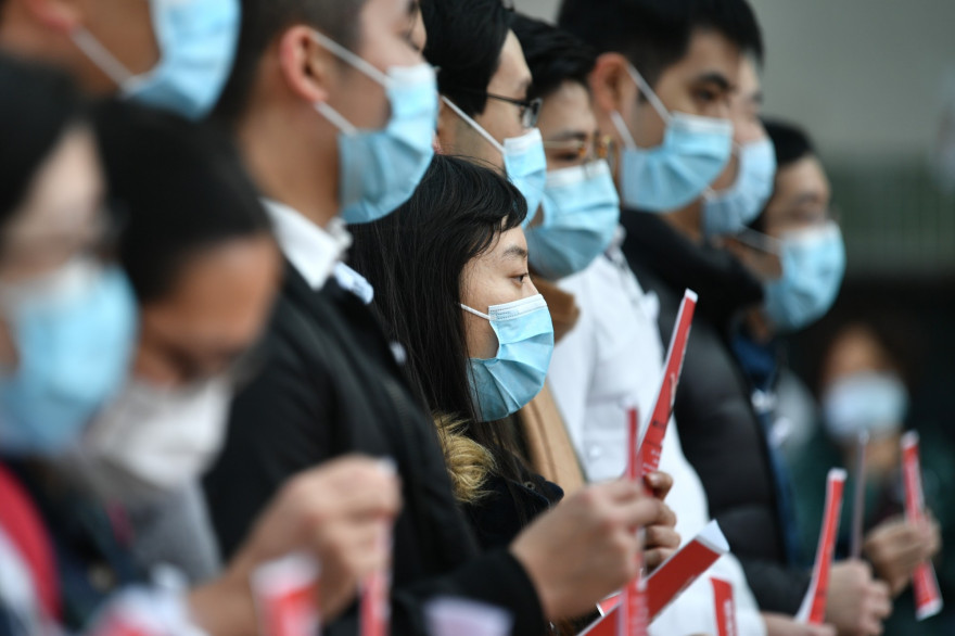 Des personnes masquées pour se protéger du coronavirus (illustration)