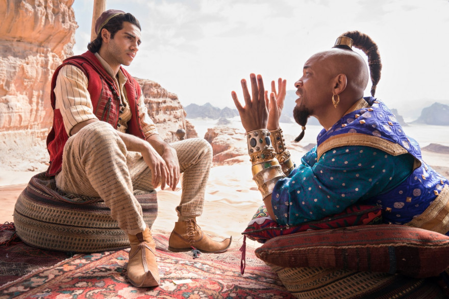 Mena Massoud et Will Smith dans "Aladdin"