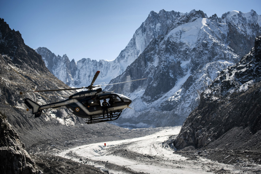 Un hélicoptère du Peloton de gendarmerie de haute montagne (PGMH), (illustration)