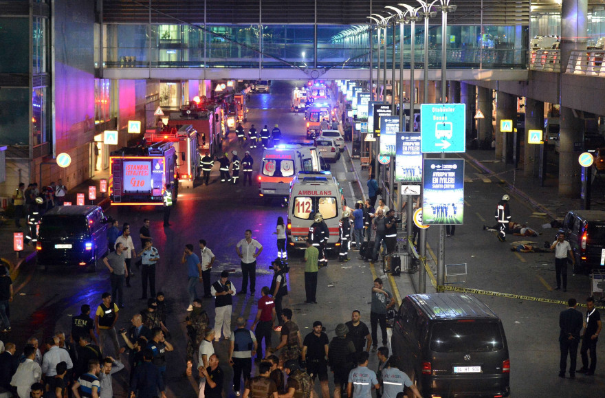 L'aéroport d'Istanbul a été frappé par un attentat meurtrier mardi 28 juin 2016