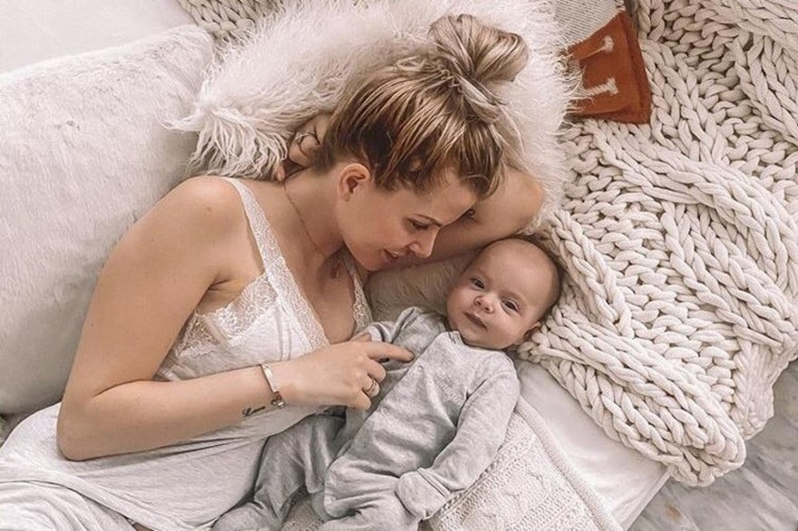 Jessica Thivenin des "Marseillais" avec son fils Maylone