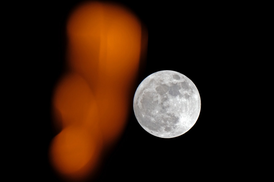 La "super Lune" du 1er janvier 2018 à Marseille (illustration)
