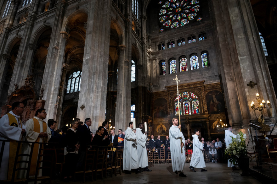 Messe à l'église Sainte-Eustache à Paris.