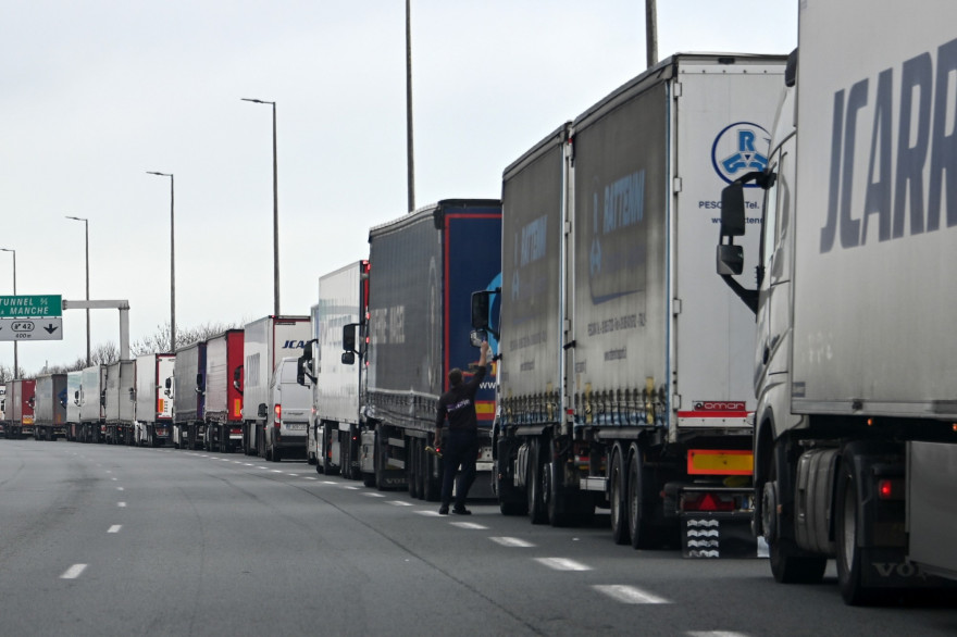 Camions de transport routier (illustration)