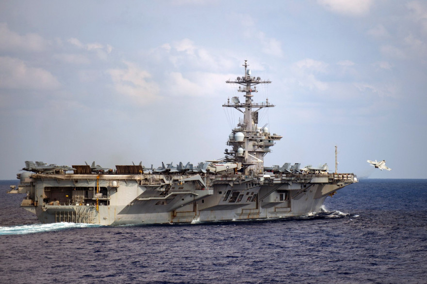 Le porte-avions USS le 18 mars 2020 dans l'océan Pacifique à l'occasion d'un déploiement prévu dans l'Indo-Pacifique.