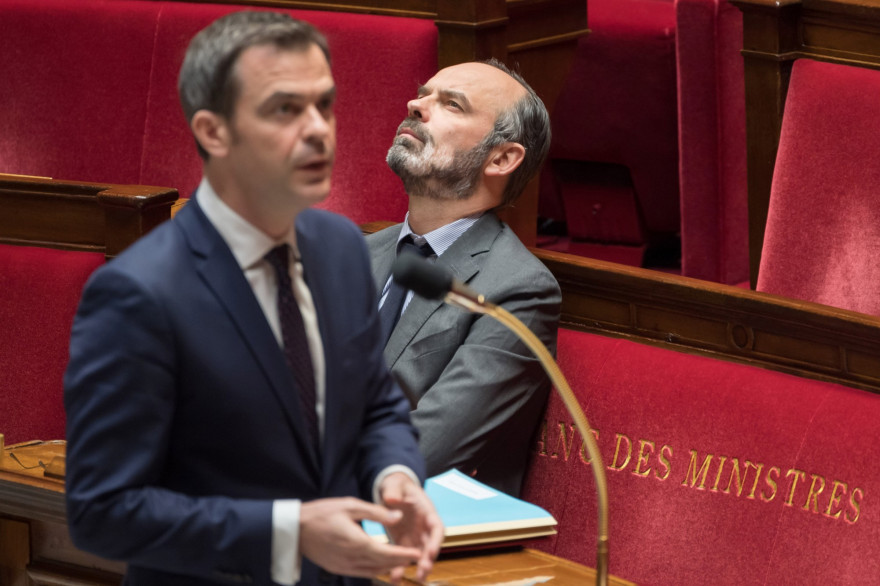 Le ministre de la Santé Olivier Véran et le Premier ministre Edouard Philippe lors des questions au gouvernement le 24 mars