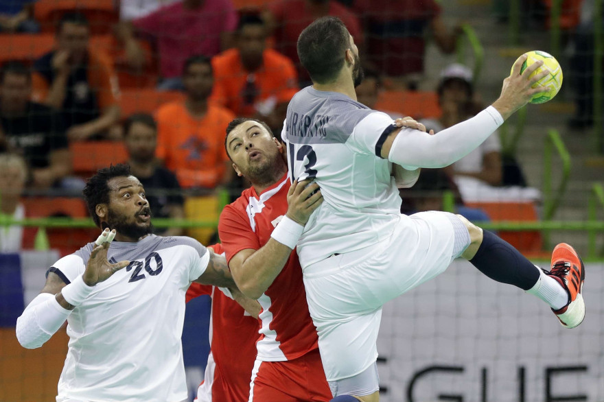 Cédric Sorhaindo et Nikola Karabatic avec les Bleus du handball le 7 août 2016