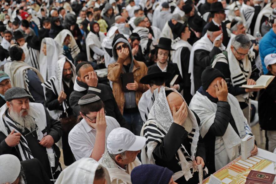 Des juifs célèbrent Pessah à Jérusalem, le 22 avril 2019