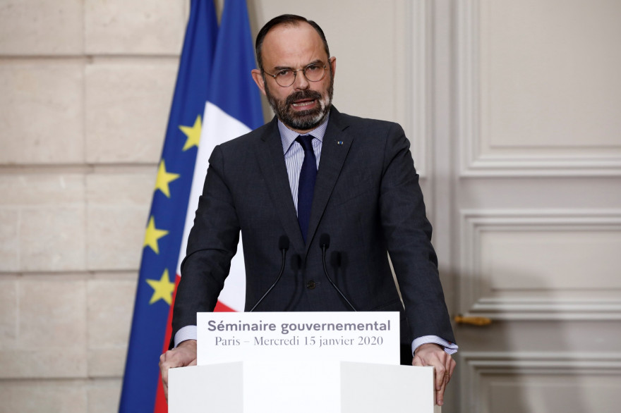 Le gouvernement pâtit des polémiques à répétition sur les masques et la chloroquine.