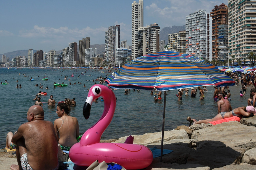 Journée de canicule à la plage à Benidorm (Espagne) le 5 août 2018