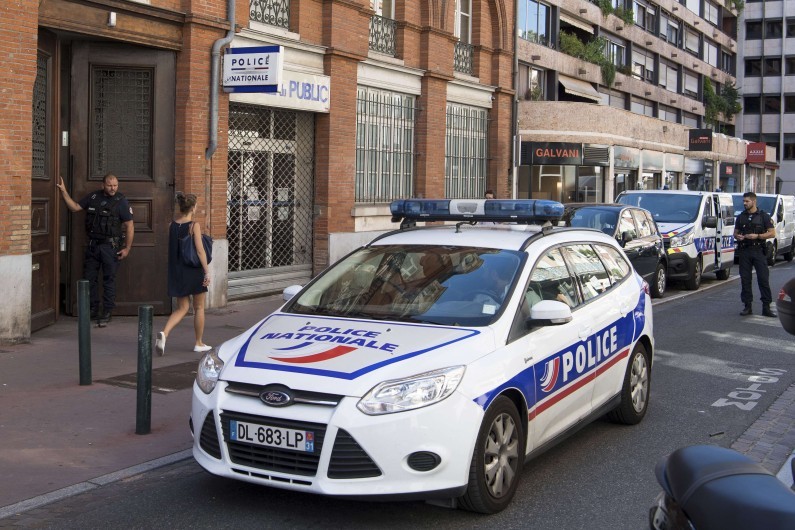 L'entrée commissariat de la rue du Rempart Saint-Étienne, à Toulouse