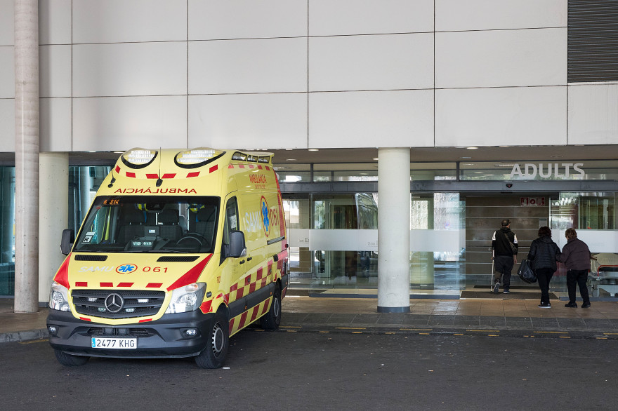 Une ambulance devant un hôpital en Espagne (illustration)