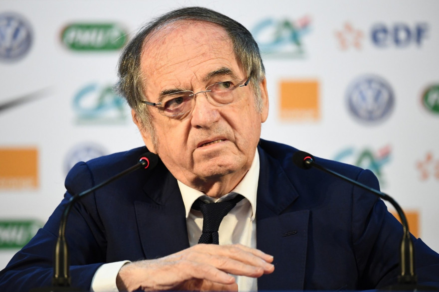 Le président de la Fédération française de football Noël Le Graët a annoncé l'arrêt définitif de la Ligue 1 et de la Ligue 2 pour la saison 2019/2020.
