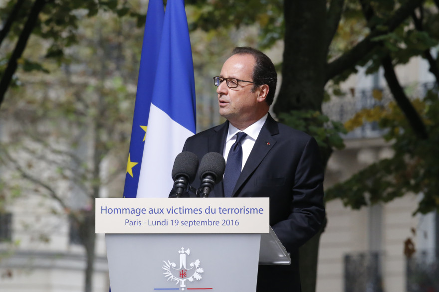 François Hollande lors de l'hommage aux victimes d'attentats aux Invalides lundi 19 septembre 2016