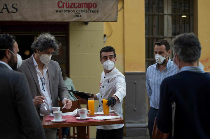 Un café de Séville, le 11 mai 2020