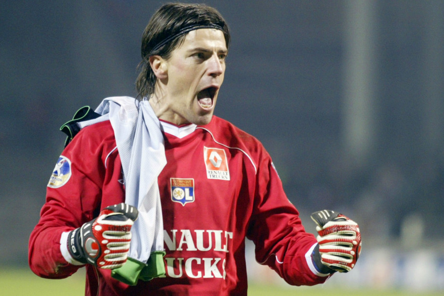 OLASSE le 11 des joueurs qui ont évolué à Lyon et SaintÉtienne