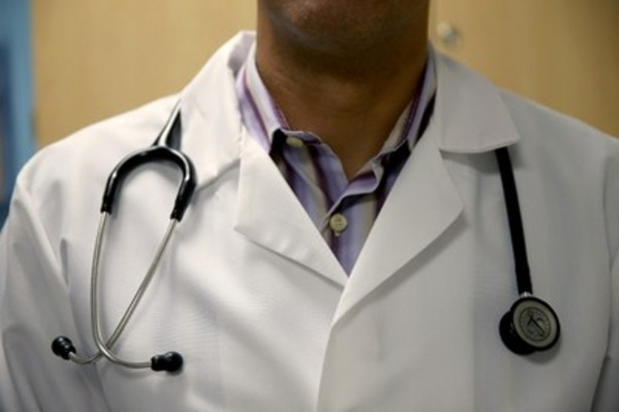 Un médecin