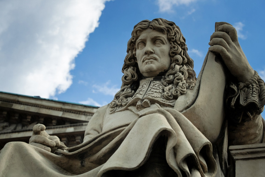 La statue de Colbert devant l'Assemblée nationale