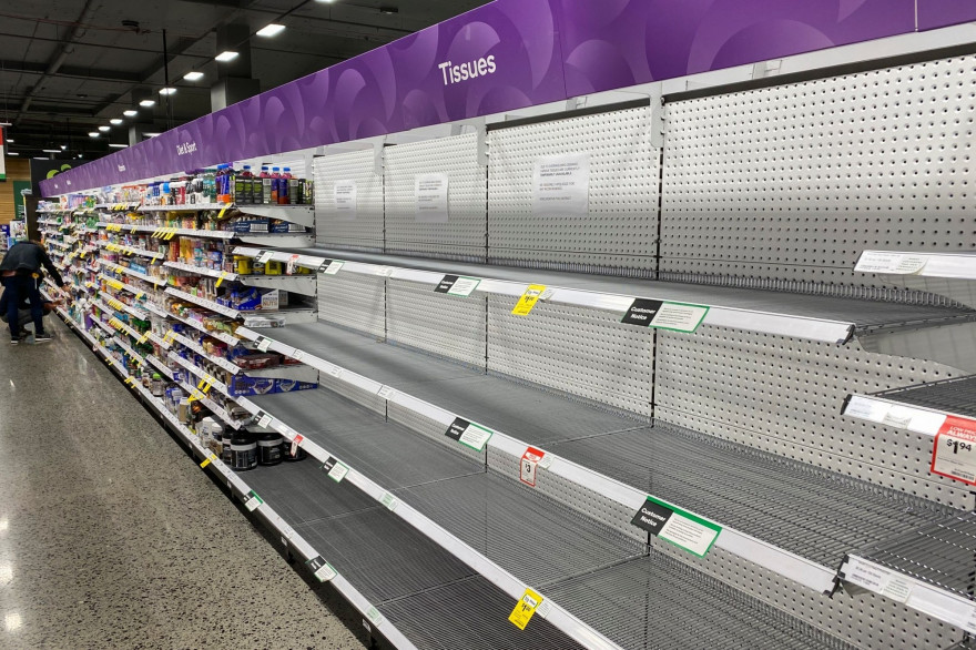 Les rayons vides d'un supermarché à Melbourne, le 5 mars 2020, à cause du coronavirus.