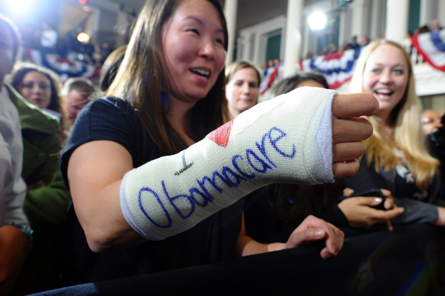 Une supporter de la réforme de santé américaine, Obamacare, le 30 octobre 2013 à Boston.