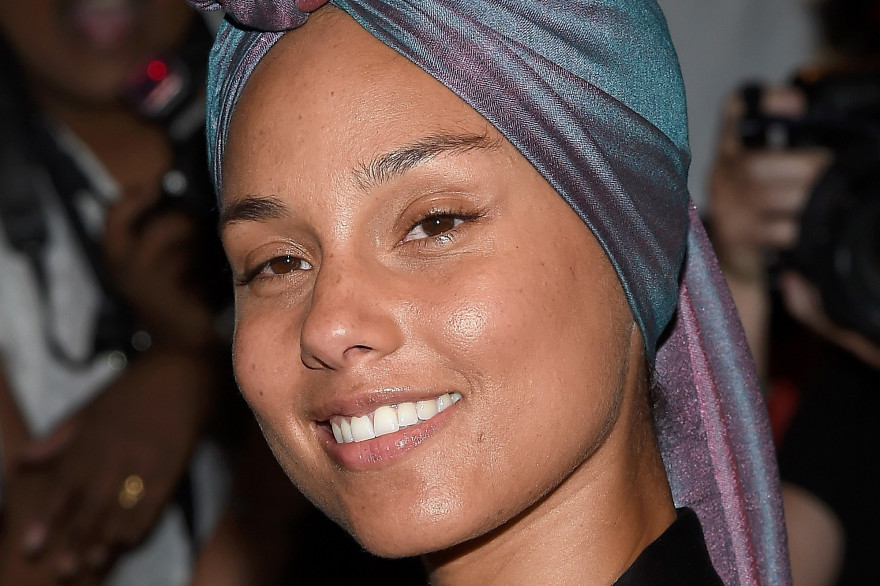 Alicia Keys, sans maquillage, au défilé Tom Ford à New York le 7 septembre 2016