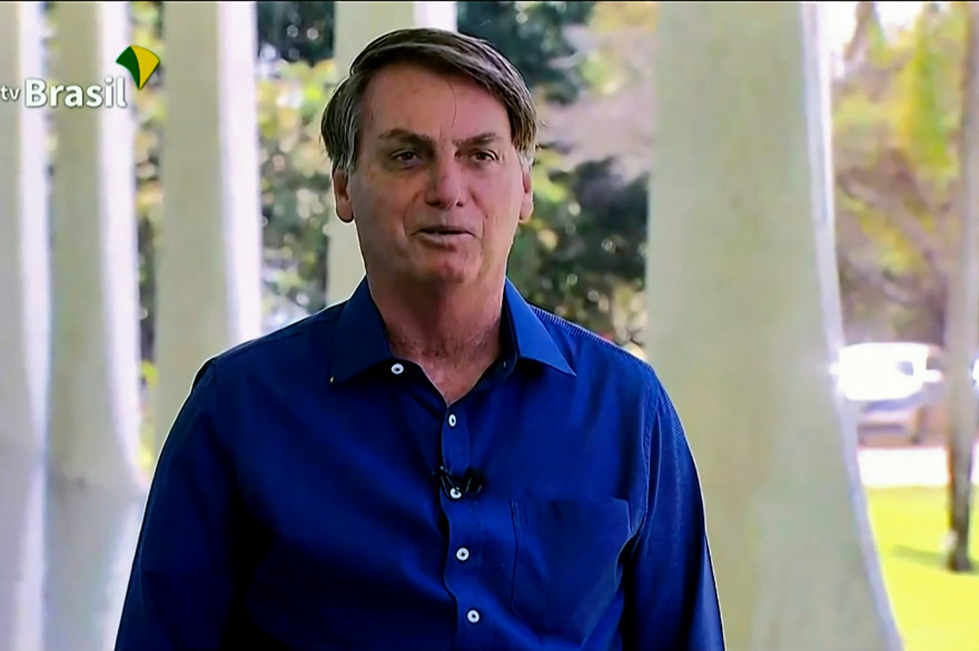 Le président brésilien, Jair Bolsonaro, devant les journalistes a Brasilia, le 7 juillet 2020