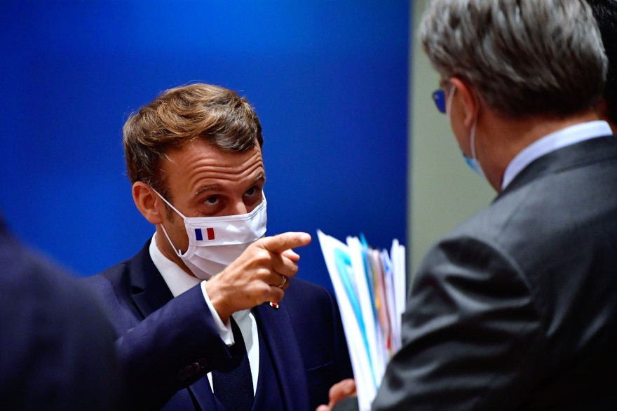 Emmanuel Macron, au sommet européen sur l'après-crise du coronavirus, à Bruxelles, le 20 juillet 2020.