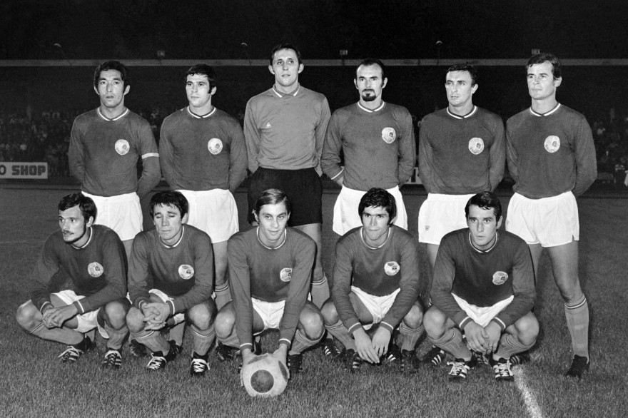 Les joueurs du Paris Saint-Germain, lors de leur première saison en 1970