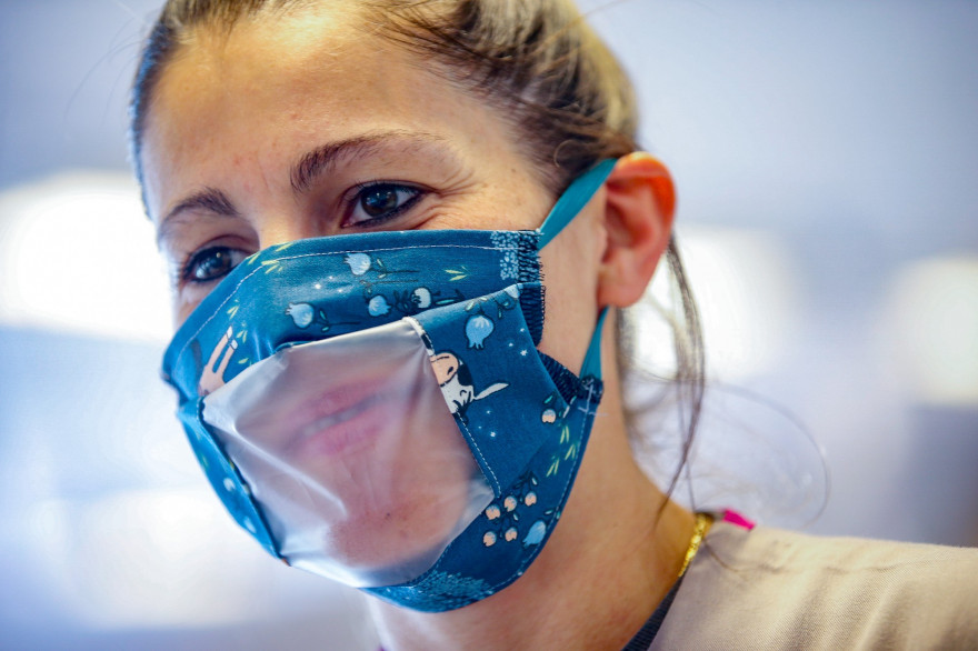 Les masques transparents sont déjà commercialisés en France