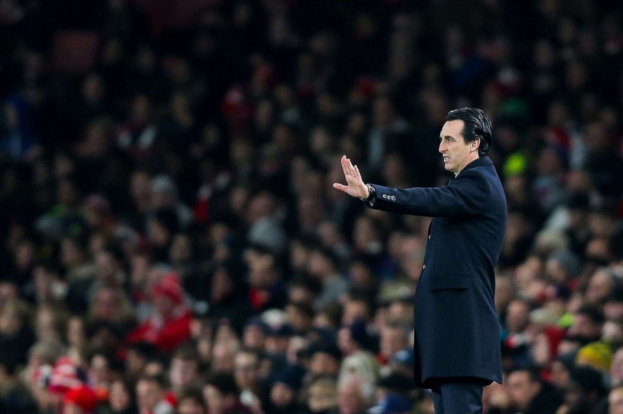 Unai Emery devant le banc du Paris Saint-Germain le 23 novembre 2016