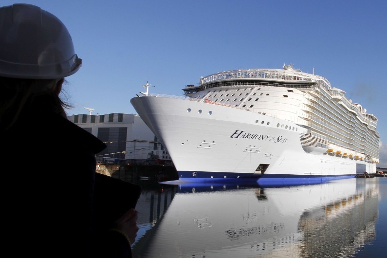 Le plus gros paquebot du monde, "Harmony of the Seas", en construction à Saint-Nazaire, le 18 février 2016