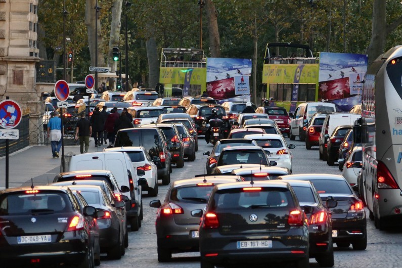 Des bouchons dans les rues de Paris
