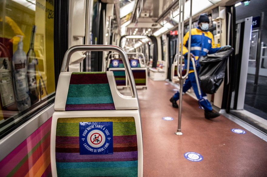 Une rame de métro pendant la crise sanitaire, à Paris