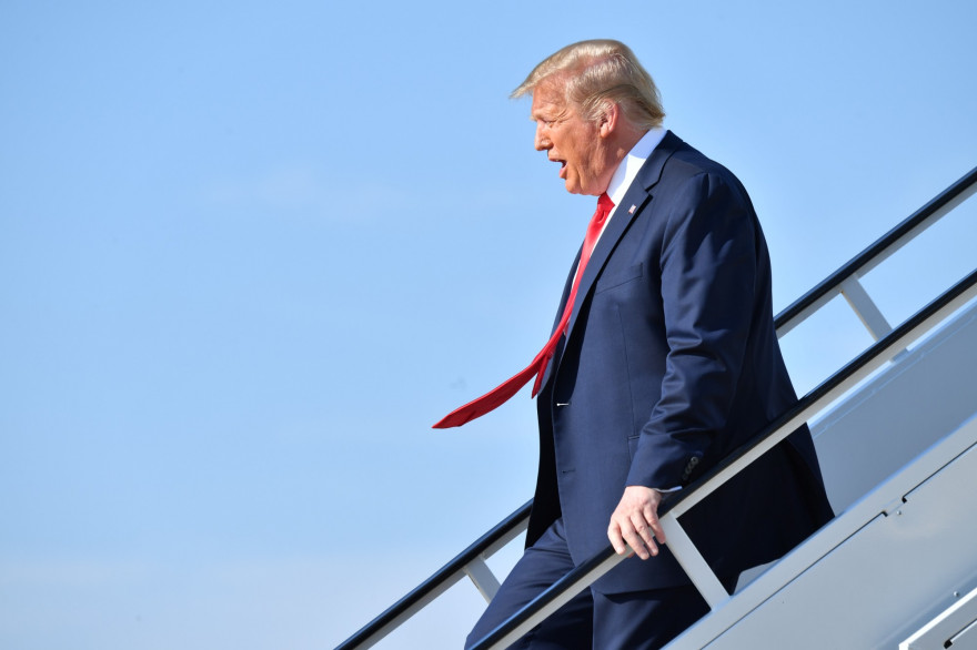 Donald Trump à la descente d'un avion, le 20 juin 2020.