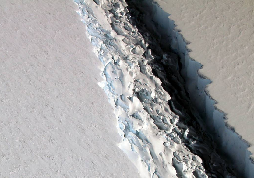 Une faille géante risque de créer un iceberg géant en Antarctique