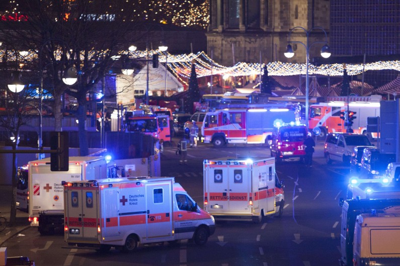 Un camion a foncé dans la foule d'un marché de Noël à Berlin lundi 19 décembre.