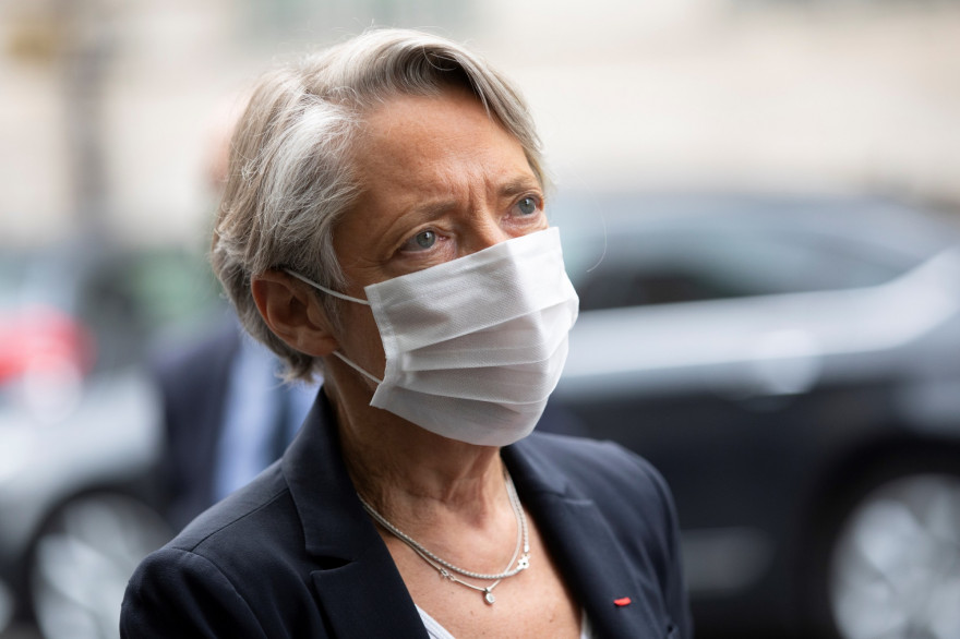 La ministre du Travail Elisabeth Borne en mai 2020 à Paris