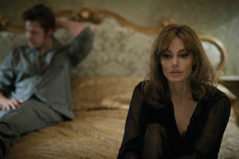 Dans "Vue sur mer", Brad Pitt et Angelina Jolie incarnent un couple en crise