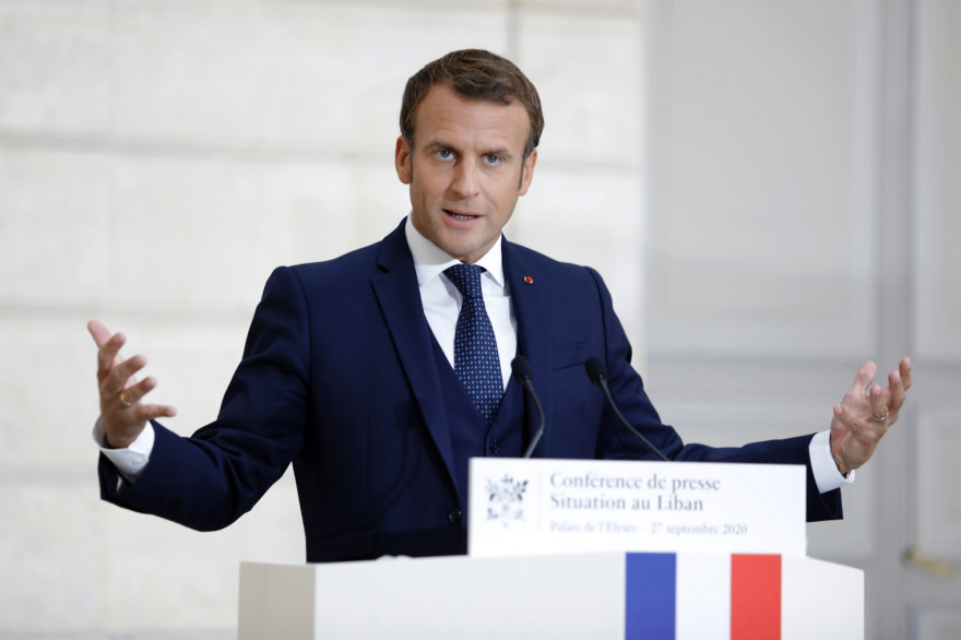 Emmanuel Macron lors d'une conférence de presse sur la situation politique et économique au Liban le 27 septembre 2020 à Paris.