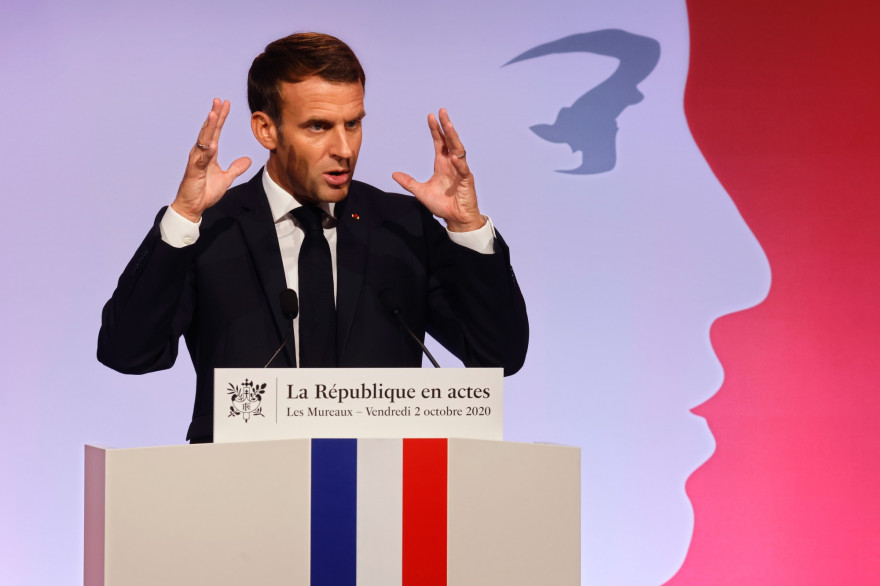 Emmanuel Macron aux Mureaux le 2 octobre 2020