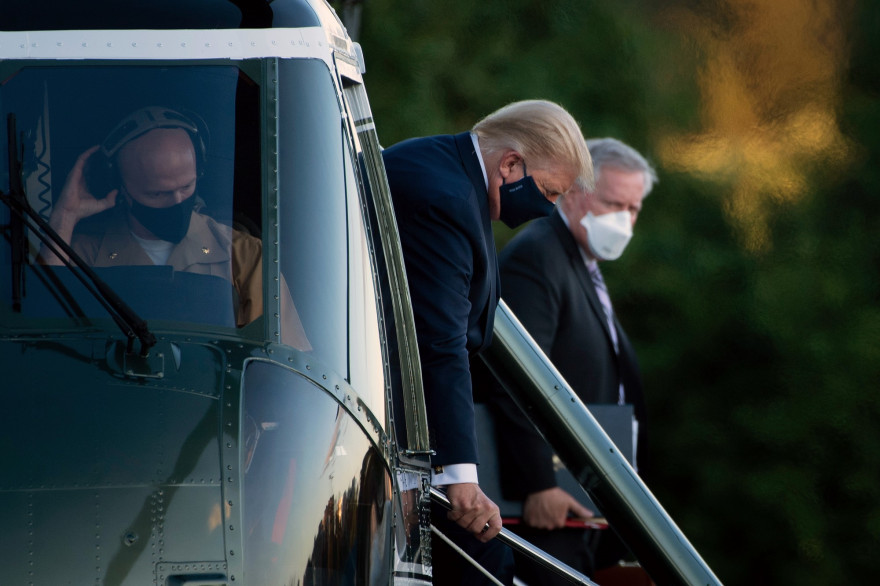 Donald Trump, positif à la Covid-19, arrive le 2 octobre 2020 à l'hôpital de Bethesda