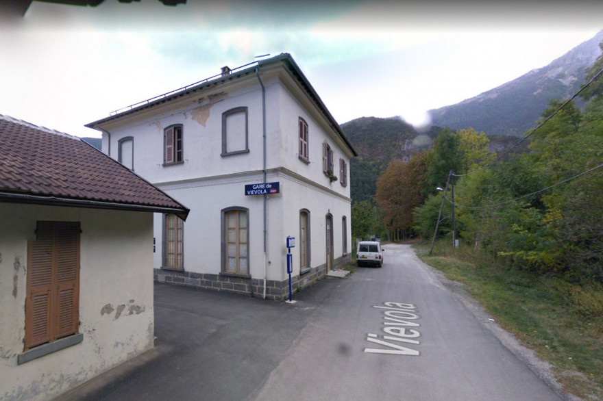 L'ancienne gare de Vievola, à Tende, où les disparus d'Italie après la tempête Alex ont été abrités avant leur évacuation, le 3 octobre 2020.