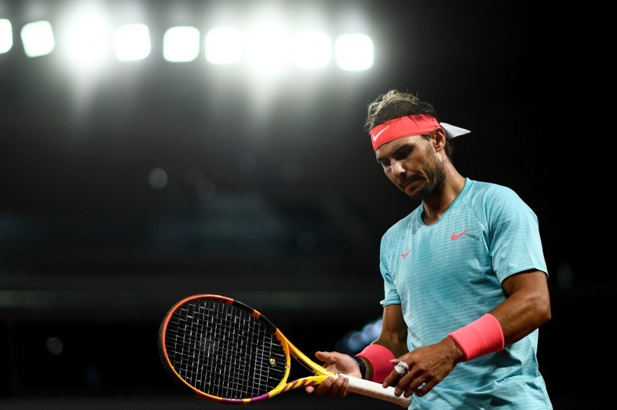 Nadal lors de son quart de finale contre Sinner ans le froid et le vent d'une nuit automnale.