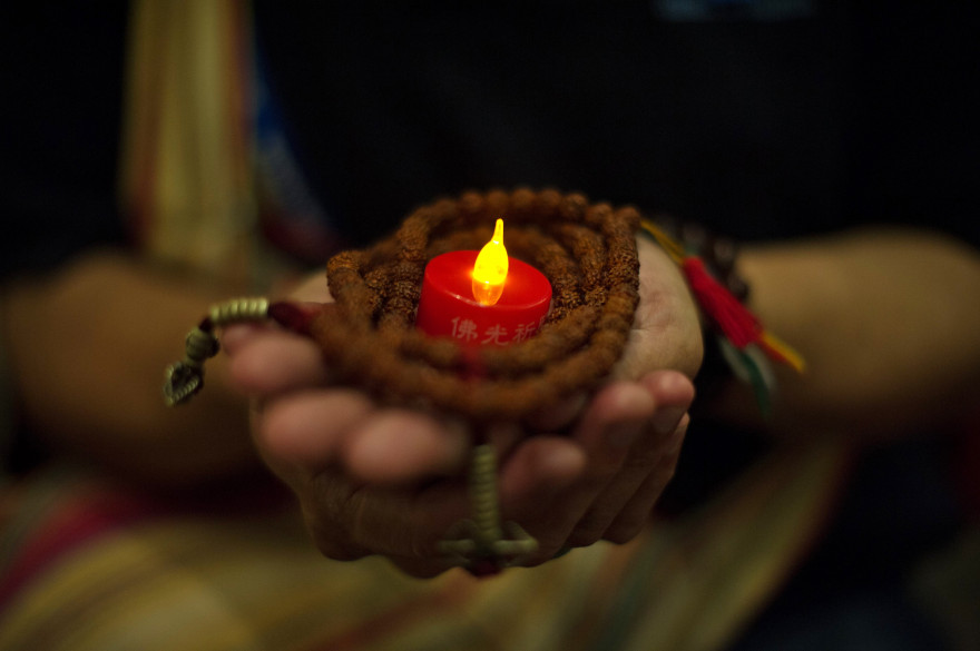Prière pour les disparus du vol de la Malaysia Airlines, le 31 mars 2014 à Kuala Lumpur