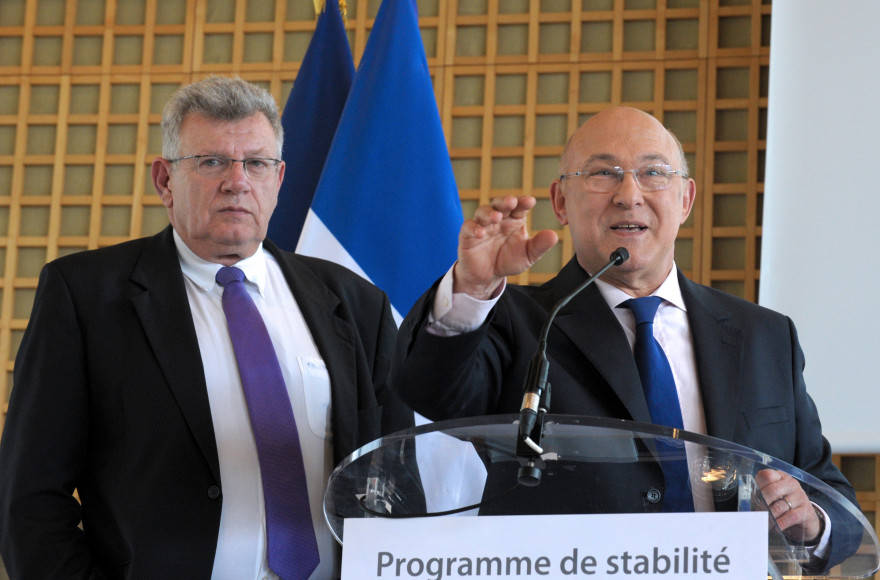 Christian Eckert et Michel Sapin ont présenté un plan d'économies sans précédent pour réduire le déficit ce mercredi 23 avril.