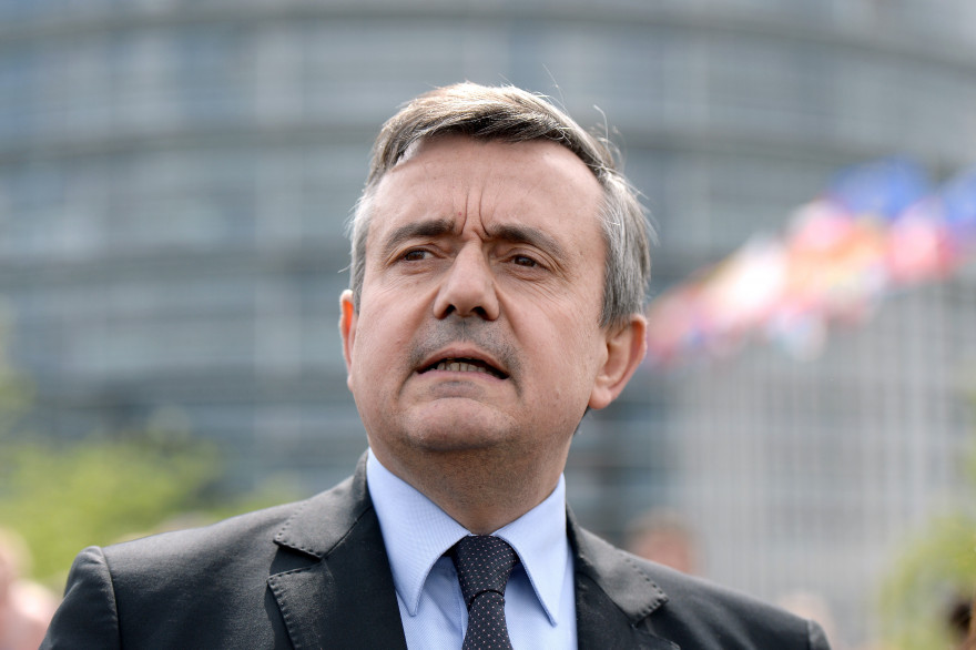 Yves Jégo, ici le 14 avril 2014 à Strasbourg, a attaqué Marine Le Pen, la qualifiant d'"enfant du fascisme".
