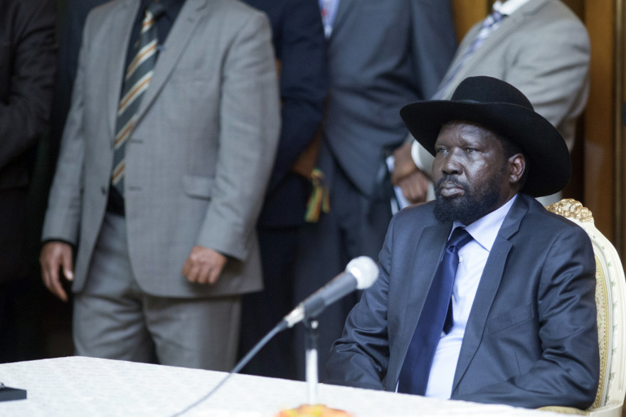 Le président du Soudan du Sud, Salva Kiir, à la table des négociations avec les rebelles, le 9 mai 2014