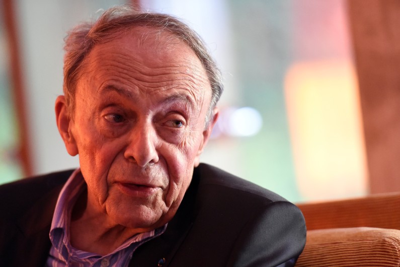 L'ancien premier ministre socialiste, Michel Rocard, grand'croix de la Légion d'honneur.