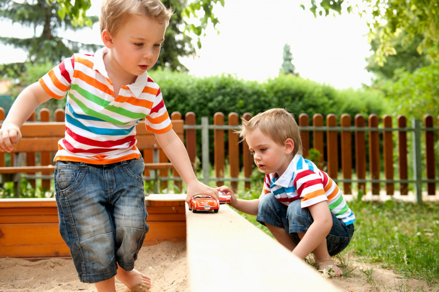 Les enfants bilingues auraient plus de facilités que les monolingues